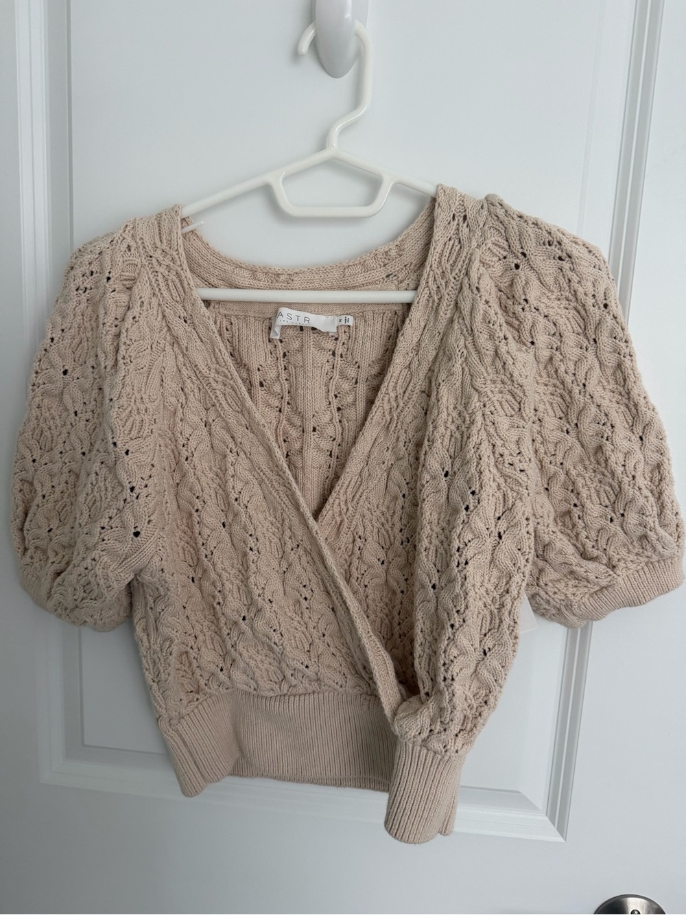 ASTR Neutral Beige Cable-Knit V-Neck Wrap Sweater